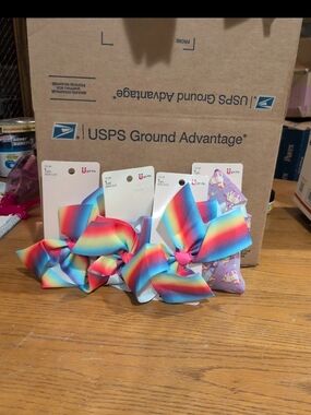 3 Pack Of Rainbow Bow Clips And 1 Unicorn Bow Clip By Scunci